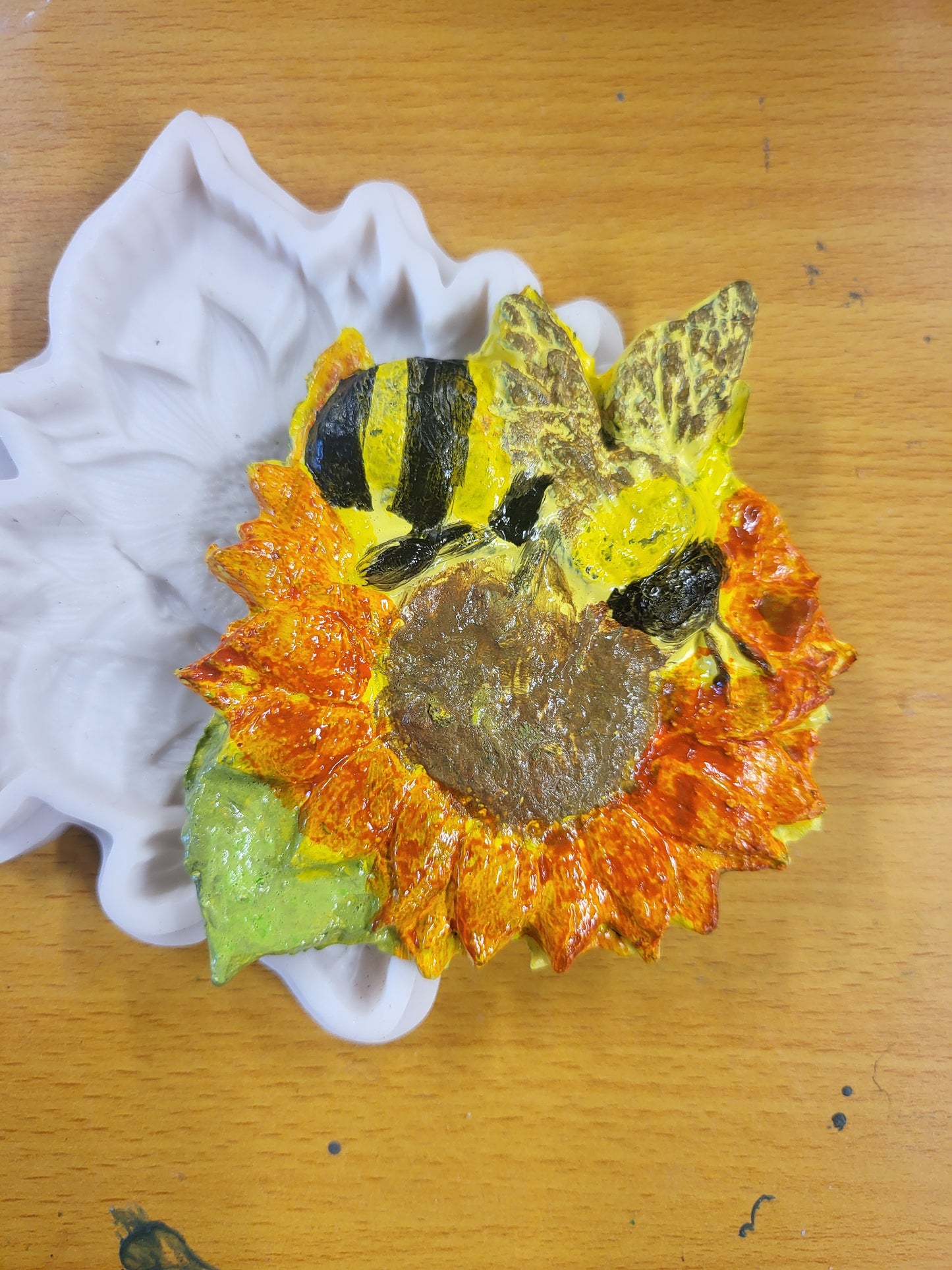 Silikonform, mellomstor solsikke med humle.