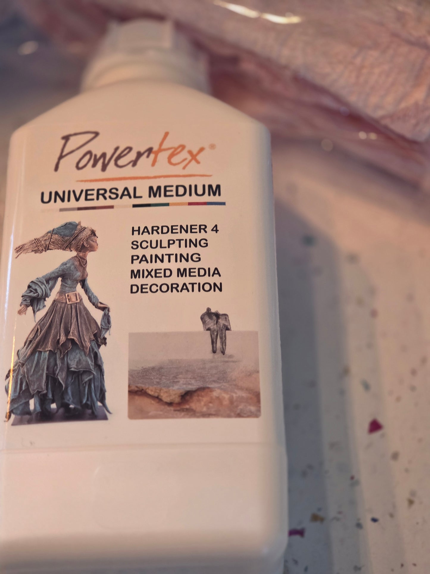 Startpakker med avslag, Skap tøffe strukturer og mix, med 1 kg. universalmedium transparang. 500 gr. Paperdeco, 100 gr av hver farge. 5 ulike. 75 gr powercotton og et stort håndlaget struktur papir.