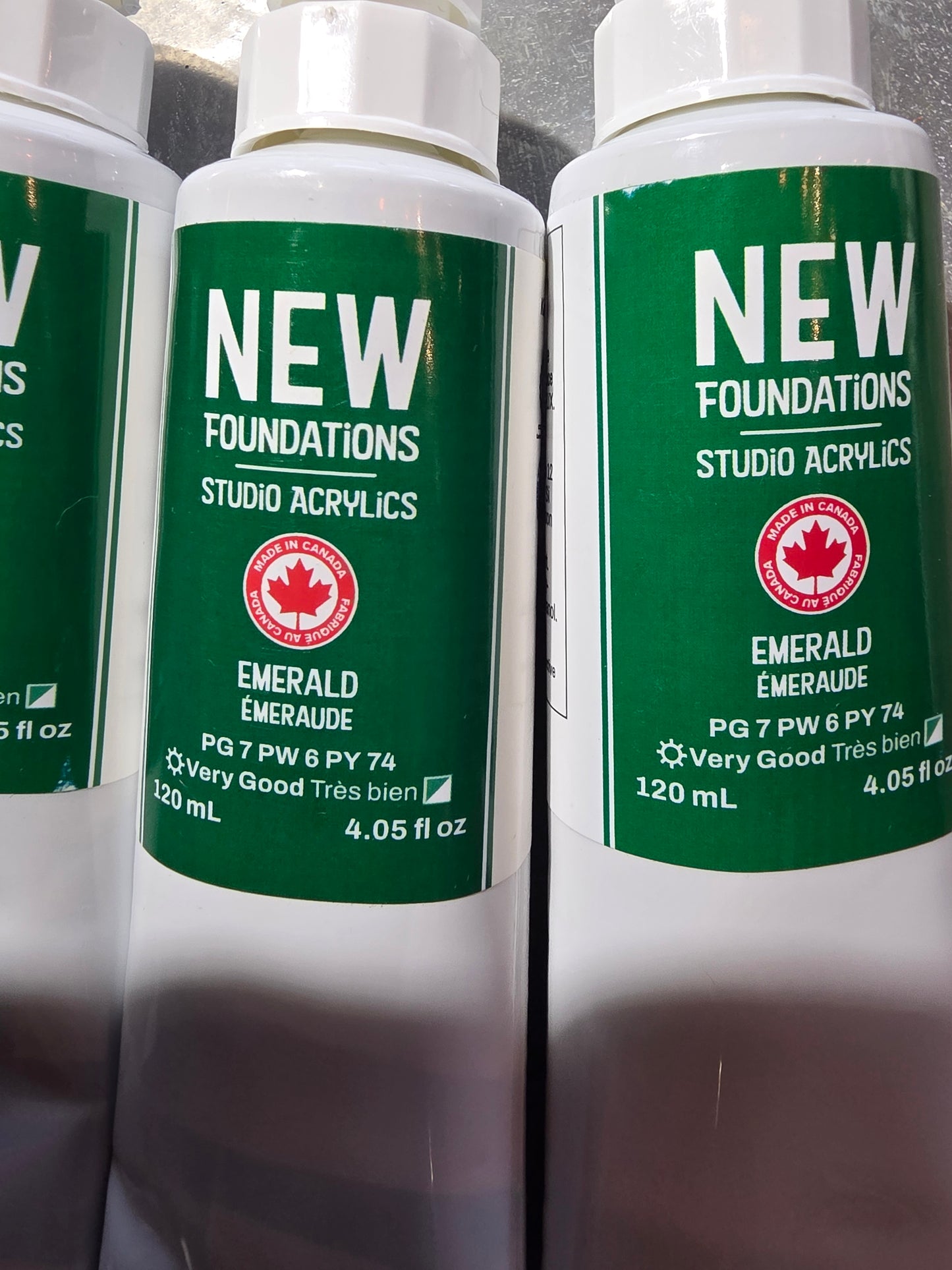 Tri-art: TA36869	New Foundations Acrylic	Emerald	120mL